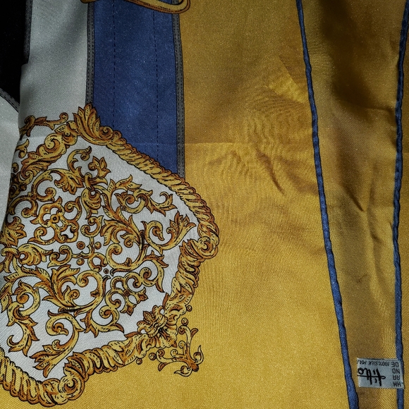 Designer Signed Hilton Silk Scarf Norma Legge MI Italy - Picture 5 of 8